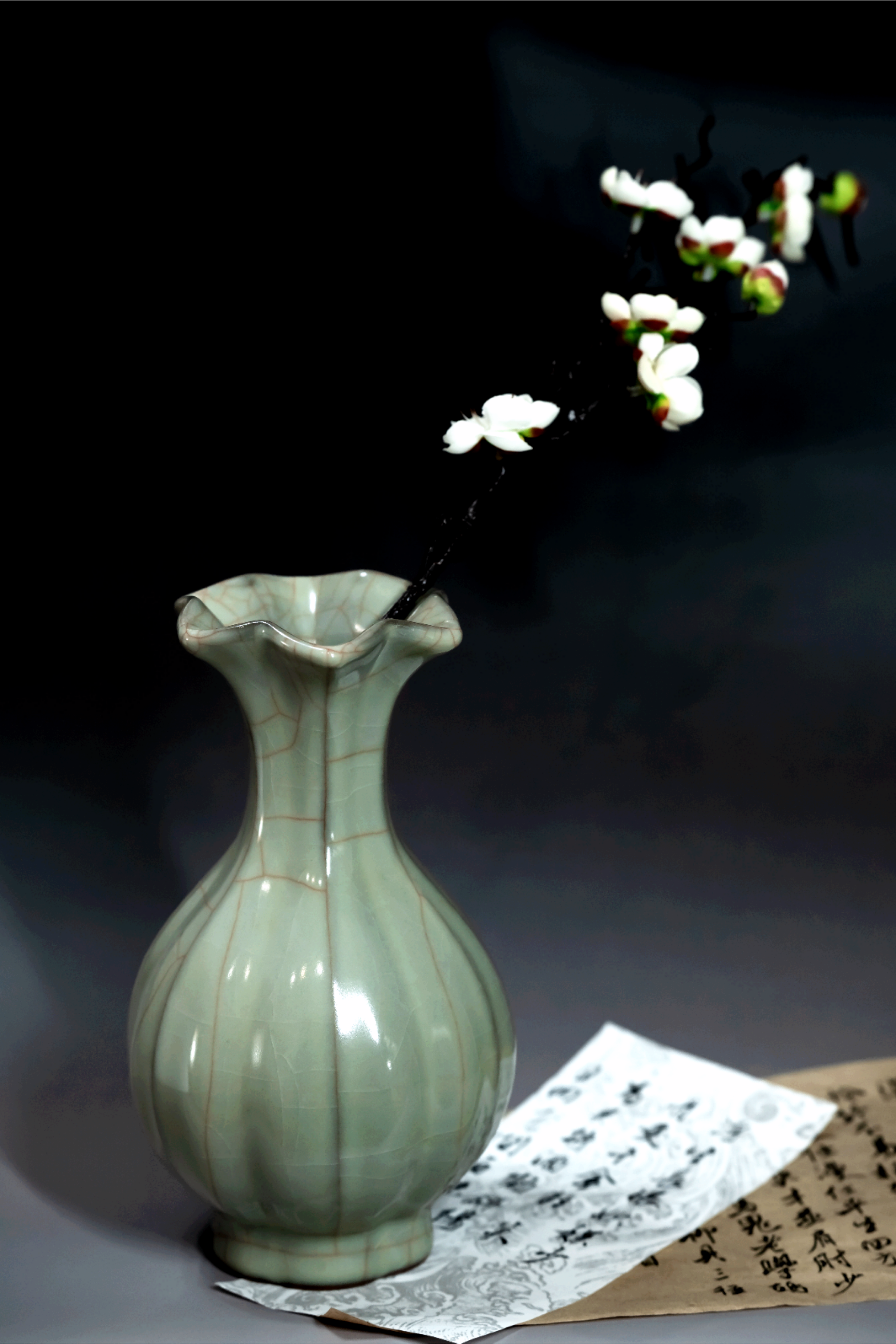 Kaifeng Guan Porcelain - Melon - ribbed Vase (from Henan)